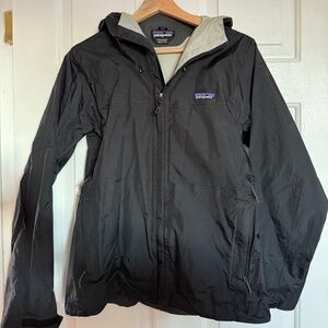 Patagonia Women’s Rain Jacket Size Small in Black